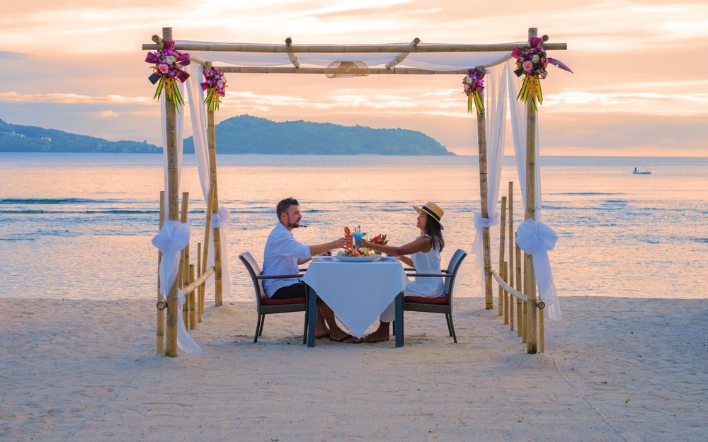 Romantic,Dinner,On,The,Beach,In,Phuket,Thailand,,Couple,Man